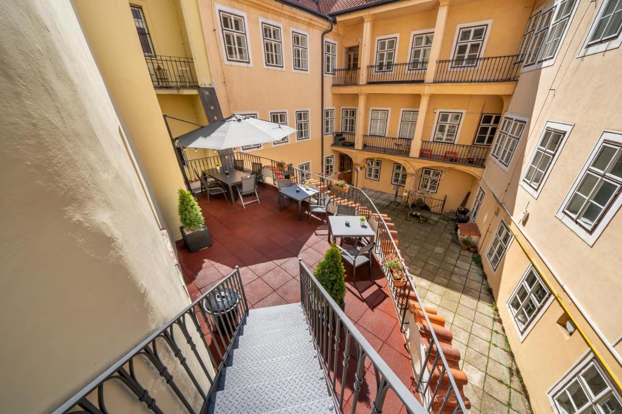 Old Town - Aparthotel Michalska Praha Bagian luar foto